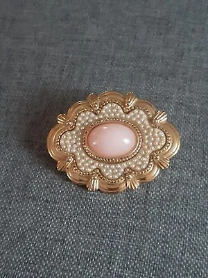 Vintage Faux Seed Pearl And Pink Cabochon Gold Tone Brooch/pin • $15.99