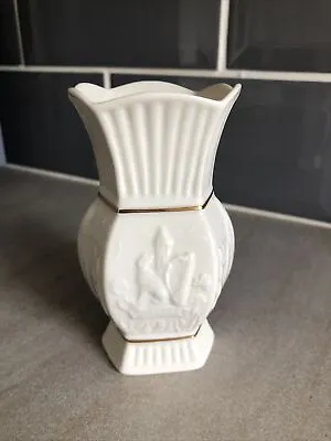 £6 • Buy Belleek Ireland Exclusive Visitor's Centre Issue Vase 4.5 Inches High. Perfect.