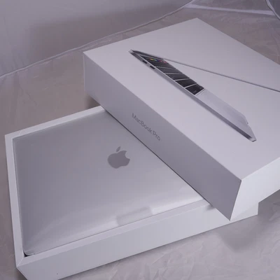 £599.99 • Buy Apple MacBook Pro 2020 1.4GHz 8Gb 512Gb Silver Boxed Pristine