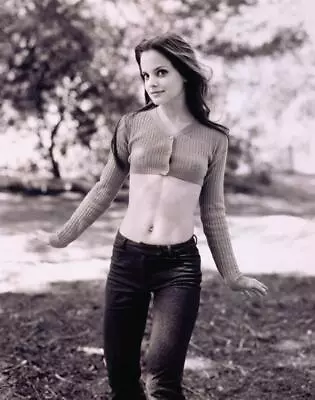 Mena Suvari Hollywood Celebrity 8x10 Picture Celebrity Print • $3.99