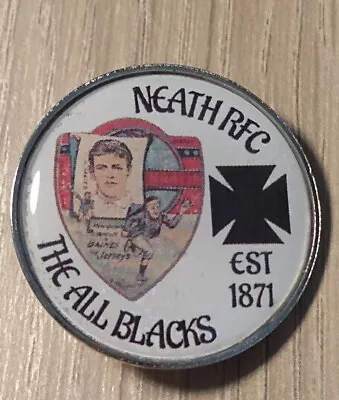 RETRO NEATH RFC   THE ALL BLACKS   Rugby PIN Badge A • £3