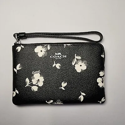 NWT CP438 Coach Corner Zip Wristlet - Chalk Multi/SV Floral Print • $55