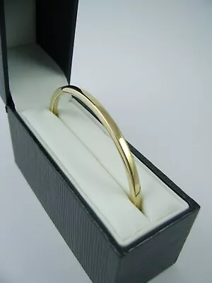 Ernest Jones 9ct Yellow Gold Hinged Bangle 5.1g 6.5cm X 5.75cm Boxed • £194.99