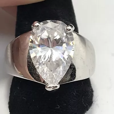 Vintage  18K HGE  White Gold & Clear Cubic Zirconia's Bold Look Design Ring Sz 9 • £86.79