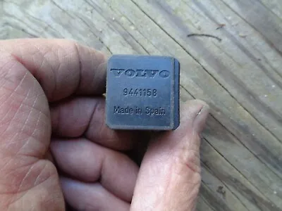 Volvo C70 S70 V70 S60 S80 S90 V60 V90 V70xc Xc60  Relay 9441158  • $3