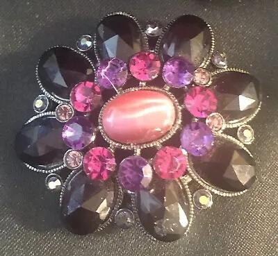 Vintage Brooch Silver-Tone With Pink/Amethyst/Red Reflective Crystals • $20