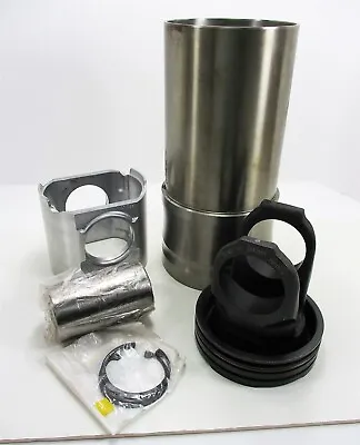 Mack Trucks E7 Cylinder Kit Piston 57GC3127 Includes 182GC2223 • $424