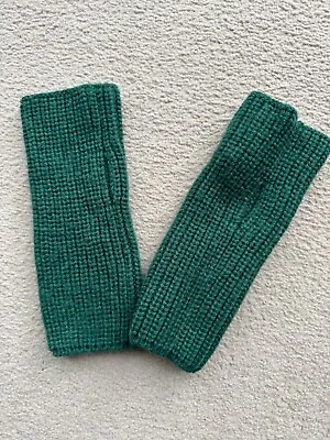 Fab Accessorize Dark Green Fingerless Gloves - One Size!! • £5