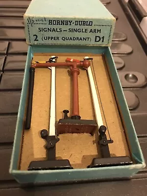 HORNBY DUBLO D1 SIGNALS - SINGLE ARM (UPPER QUADRANT) 2 OFF And WATER TOWER. • £10