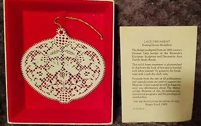 Metropolitan Museum Of Art Christmas Ornament - Kissing Doves Medallion 1980's • $19.99