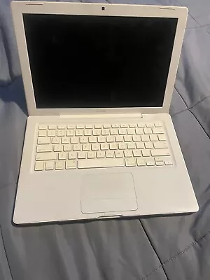 Apple MacBook A1181 13.3  Laptop - MA254LL/A (May 2006) • $100