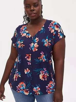 Women's - Torrid Floral Fit And Flare Challis Button Front Top Size 3 • $18