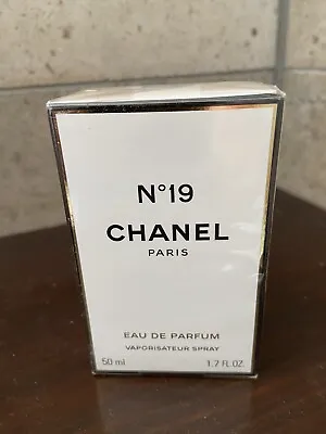 £64 • Buy Chanel No 19 Eau De Parfum Vaporisateur Spray 50ml SEALED