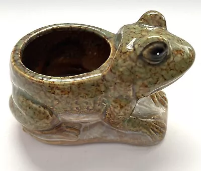 Vtg. .ceramic Green Frog Planter Realistic • $16.99