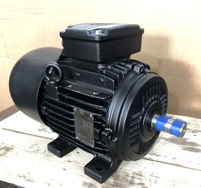 WEG 4kW (5.5HP) AC Electric Motor With Brake 2900RPM 2-Pole B3 Foot 112M • £260