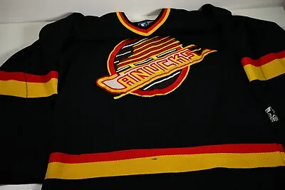 Adult Medium VANCOUVER CANUCKS STARTER JERSEY 90s NHL • $70