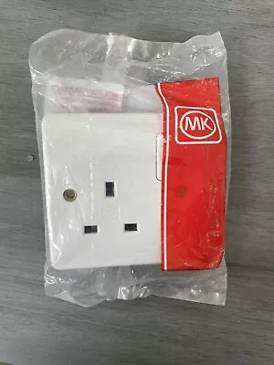 MK K2757WHI 1 Gang 13 Amp BASIC White DP Switched Socket Logic Plus - BRAND NEW • £5.99