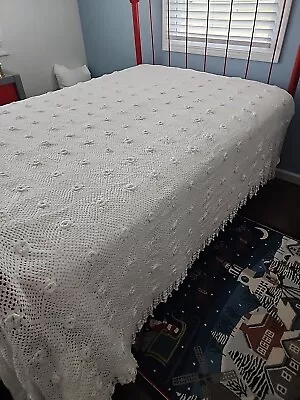 Vintage  White Crochet Spread Coverlet BEAUTIFUL  Queen 92”x106” • $55