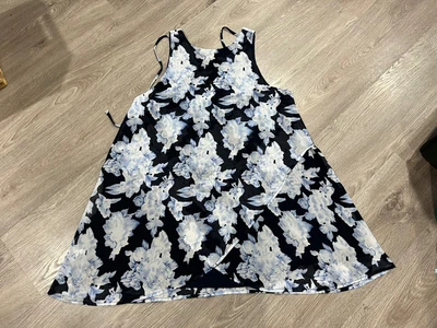 $6 • Buy Muui Navy Floral Dress Size 12 Ladies