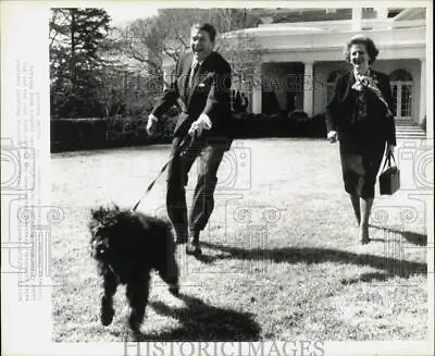 1985 Press Photo Pres. Ronald Reagan Walks His Pet Dog With Margaret Thatcher • $20.88