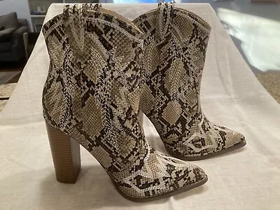 Women's Snake Skin 4  Heel Liliana Booties Size 8 • $22.99