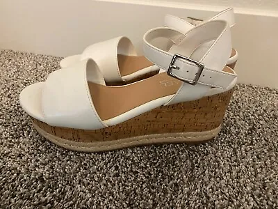 Michael Shannon Womens Kaitln Wedge Open Toe White Sandal Shoe Sz 8 • $22.74