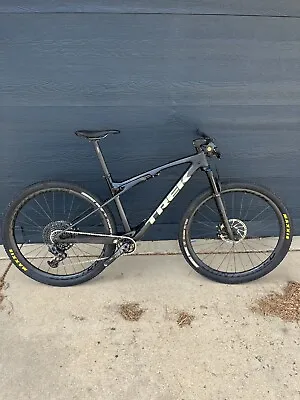 2022 Trek Supercaliber 9.8 (upgraded) • $4000