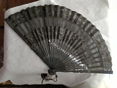 Lovely Vintage Japanned Wood Fabric And Paper Hand-Painted Ladies' Fan C. 1925 • $9.09