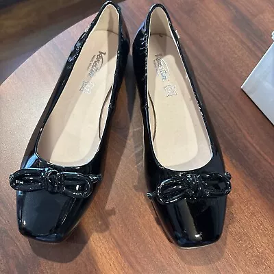 Girl Venettini Shoe Sz 35 • $20