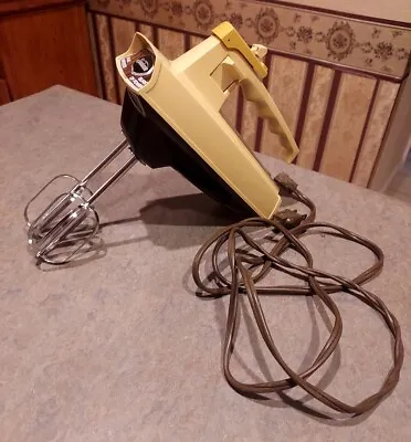 Vintage SUNBEAM MIXMASTER Hand Mixer - Yellow / Tan - 5 SPEED Burst Of Power • $14.95