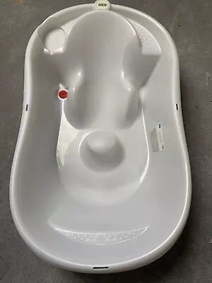 Mamas And Papas Baby Bath With Built In Seat And Headrest • £5