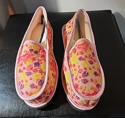 Pink Yellow Floral Light Weight House Slippers  Vintage Style 8M  New No Box • $11.24