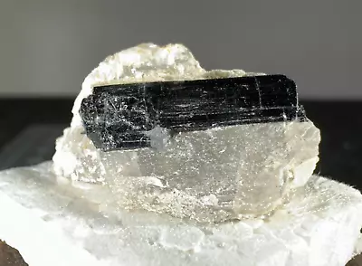 ➤ BLACK TOURMALINE CRYSTAL In MICA - Oxford County Newry Maine VIDEO➤142 • $27.20