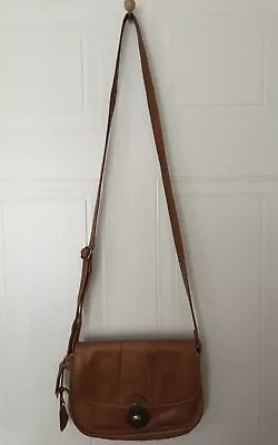 Clarks Medium Tan Brown Leather Saddle Shoulder Key Lock Bag 27 X 21 Cm • £39.99