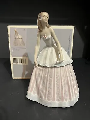 Retired Lladro #5858 - 8 7/8  Tall   WAITING TO DANCE  Glossy Finish - With Box • $259.99