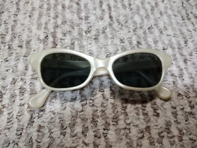 $77.99 • Buy Vintage 50s 60s Willson Cat Eye Women's Sunglasses Pearl White Grunge Cobain