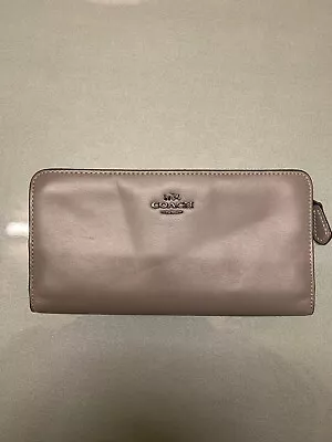 Coach Grey Leather Purse • £20