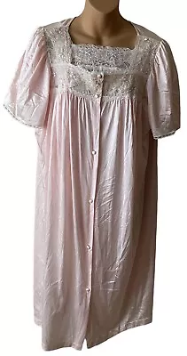 Vintage Vanity Fair Womens Pastel Pink Nylon Nightgown & Robe Peignoir Set SZ L • $65