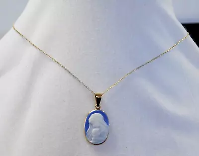 Vintage 10KT Yellow Gold Blue Agate Cameo Mother & Child Necklace 16.5  1.6 G • $129