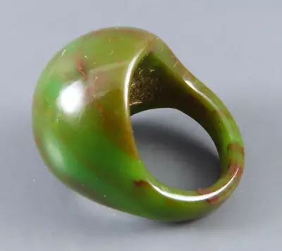 Vintage BAKELITE BIG DOMED RING Super Sweet GREEN BROWN/RUST MARBLED COLOR 7.5 • $52.80