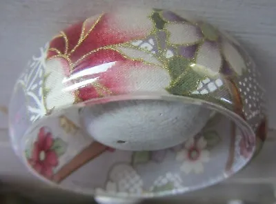 Ladies Light Grey Floral Pattern Resin Bangle-Material Inside-BNWOT • £2.50