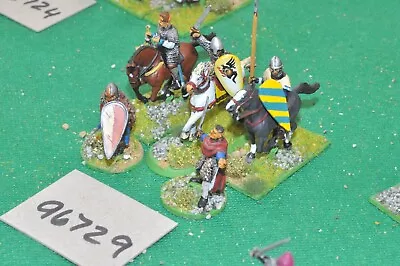 28mm Dark Ages / Norman - Officers & Escort (plastic) 5 Figs - Command (96729) • £28