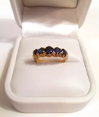 Vintage 18K Yellow Gold Ring - 5 Sapphires Elegant Pierced Mounting  - Size 5.5 • $590