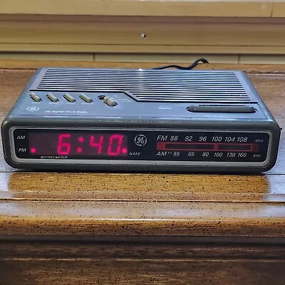 GE 7-4612B Vintage AM FM Digital Alarm Clock Radio Wood Grain Tested & Working • $34.95