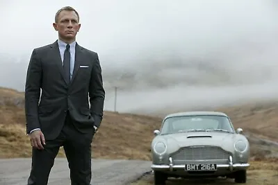 JAMES BOND AND ASTON MARTIN CAR LARGE WALL ART CANVAS PICTURE 20x30INCH  • £20