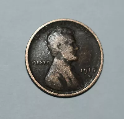E9. A 1910 S Lincoln Wheat Cent In As Shown Condition • $8