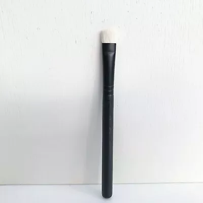 £12.97 • Buy MAC 239SE Eye Shader Brush, Medium Size, Brand New! 