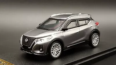 1:43 Nissan Kicks (Facelift) With Display Case (grey/grey) • $60