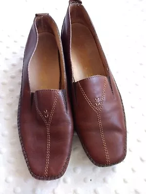 Heron Vainer Womens Sz 38 Euro/US 7  Shoe Brown Leather Loafer Italy Moccasins • $35.25