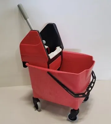 25L Rubbermaid KENTUCKY MOP BUCKET With Wringer - Red • £79